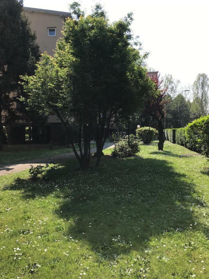 Ferienwohnung Bright Flat With Shared Garden Mailand Exterior foto